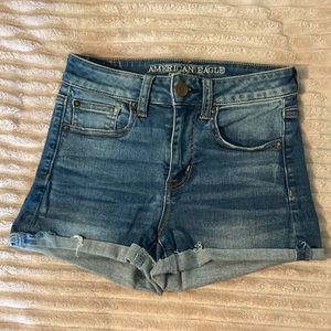 AEO Denim Short Next Level Stretch X High Rise Shortie Size 2 Light-Medium Wash